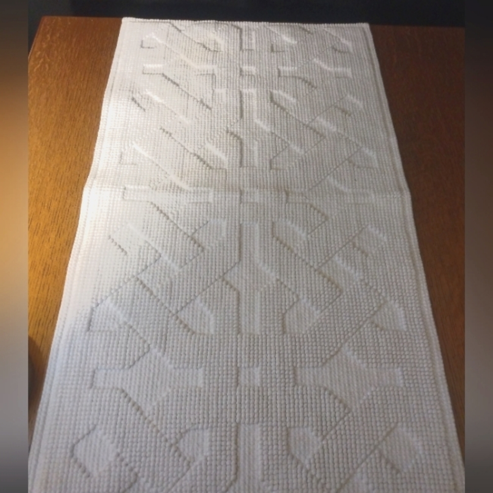 Luxurious Italian Graccioza White Embroided Shower Mat